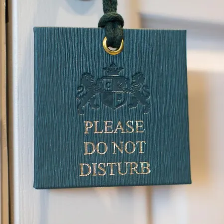 Värdshus Cheffins At The Beaumont St Aubin